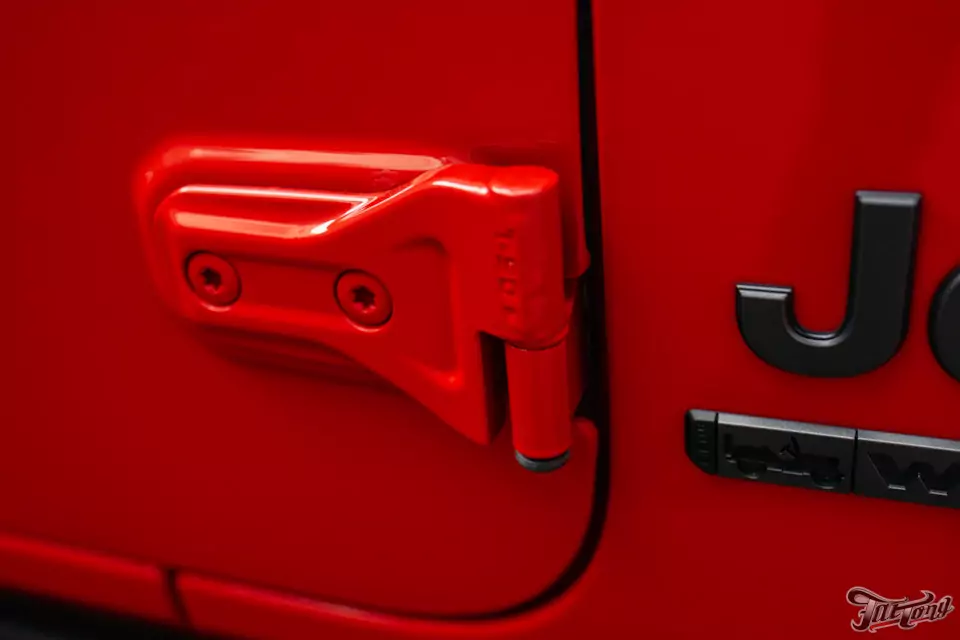 Кузовной ремонт яркого Jeep Wrangler